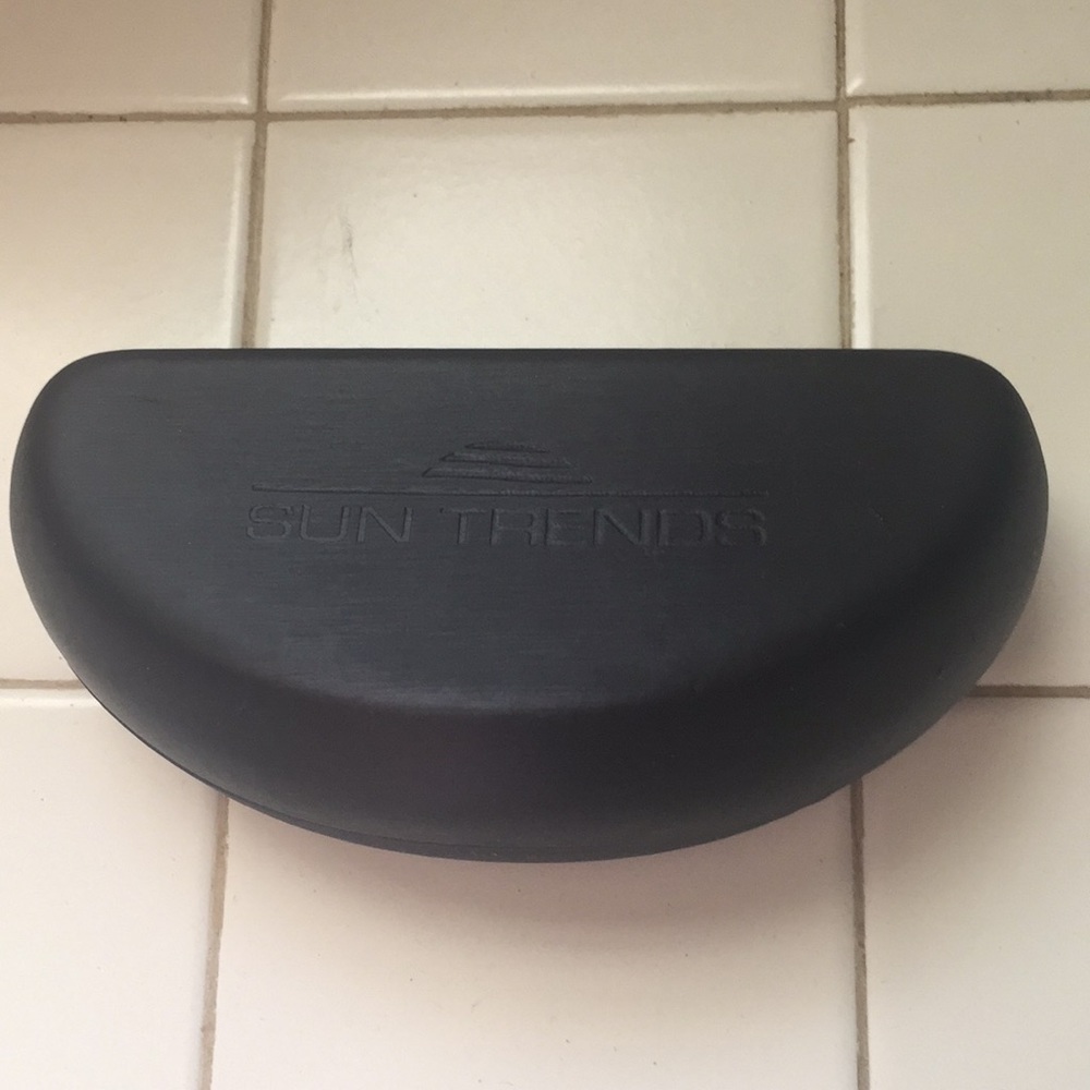 Sun Trends glasses case